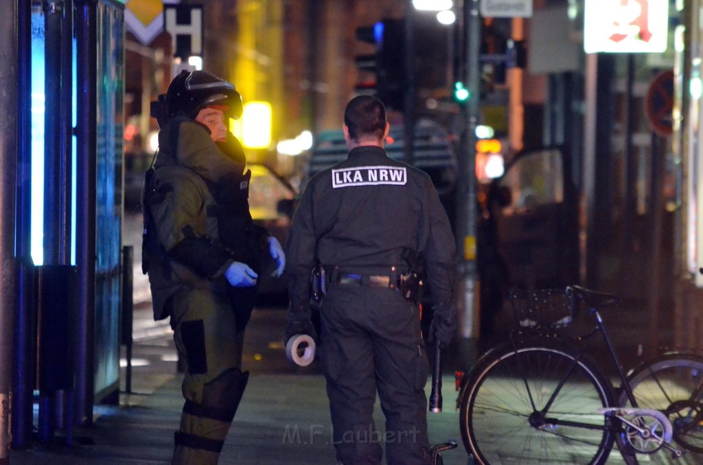 Einsatz BF Verdaechtiges Fahrzeug Koeln Suelz Zuelpischerstr Gustavstr P61.JPG - Miklos Laubert